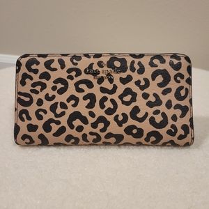 Darcy Slim Bifold Wallet Leopard
